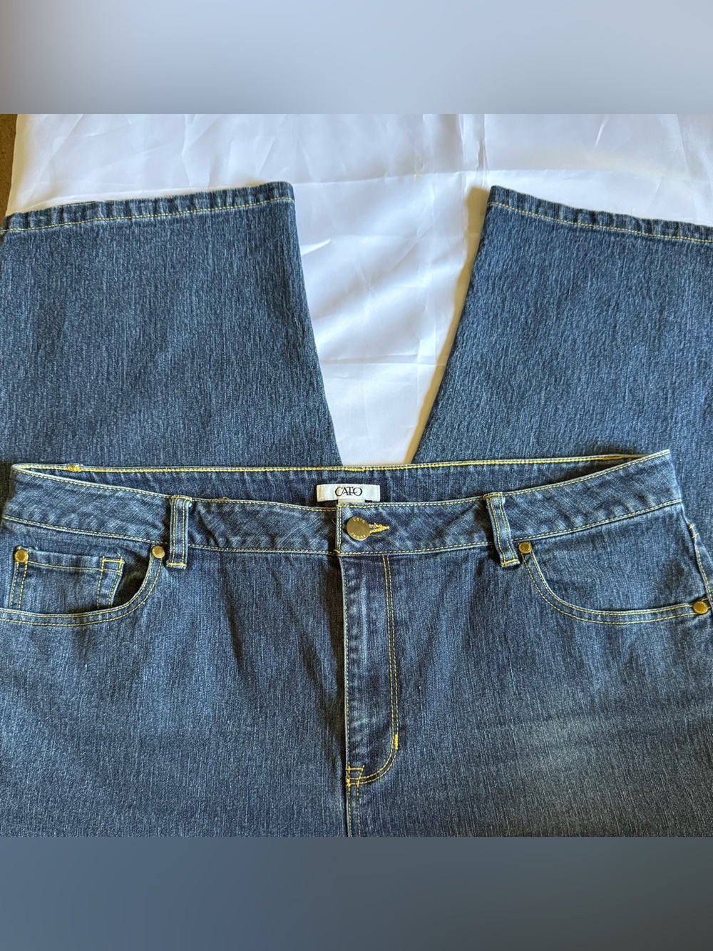 Cato’s Women’s Straight Leg - High Rise Capris- Size 18
